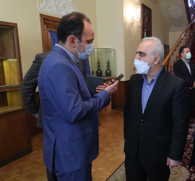 وزیر اقتصاد: روند حرکت بانک ملی ایران رو به رشد است وزیر اقتصاد: روند حرکت بانک ملی ایران رو به رشد است