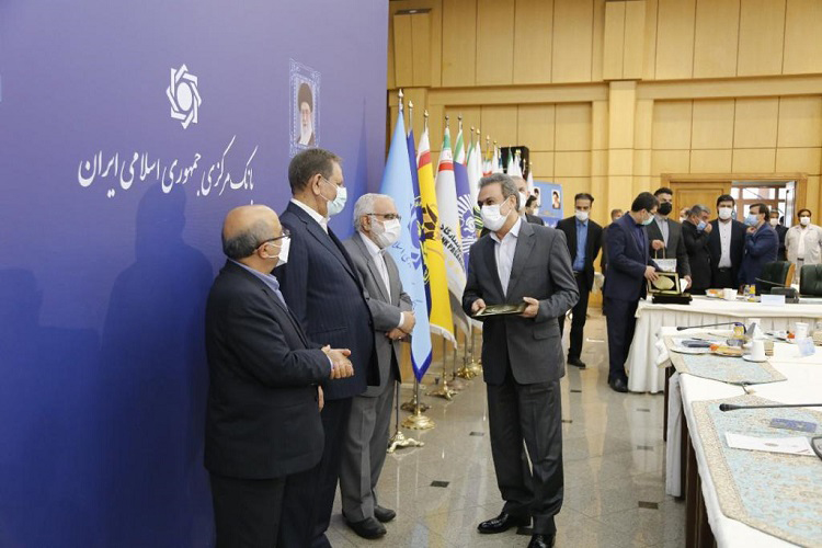 قدردانی رییس کمیته امداد امام خمینی (ره) از مدیر عامل بانک ملت قدردانی رییس کمیته امداد امام خمینی (ره) از مدیر عامل بانک ملت