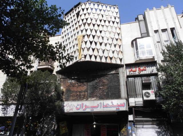 در ابتدا، فقط مردها حق ورود به سینما را داشتند؛ بعدها زنان اجازه پیدا کردند از بالکن فیلم ببینند / گزارشی از قوانین سال های نخست تاسیس سینما در ایران