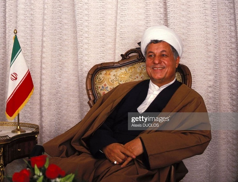 خاطرات آیت الله هاشمی رفسنجانی، ۲۹ مهر ۱۳۷۷: آقایان [احمد]شفیعى و [امیر]تهرانى از وزارت اطلاعات گفتند، مدیران روزنامه توس به زودی آزاد می&zwnj;شوند
