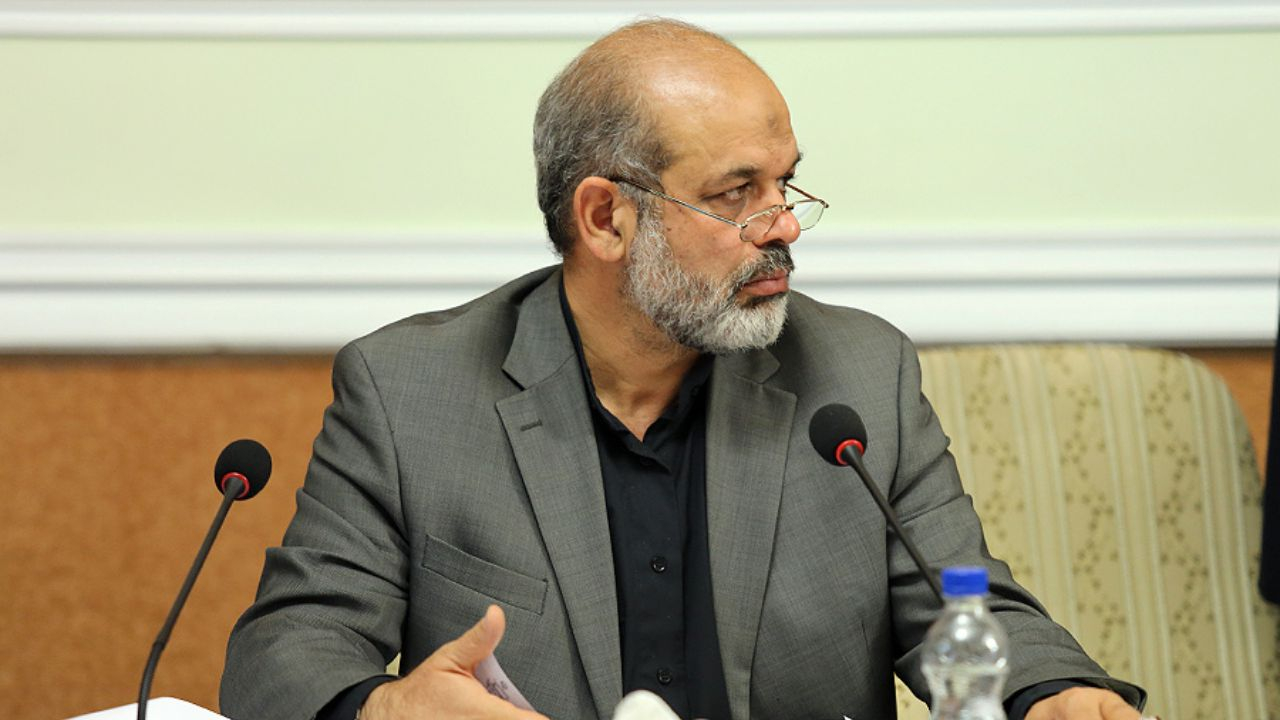 واکنش توییتری وزیر کشور به سیلی خوردن استاندار آذربایجان: مسئول در نظام مقدس جمهوری اسلامی از سیلی و توهین نمی&zwnj;هراسد