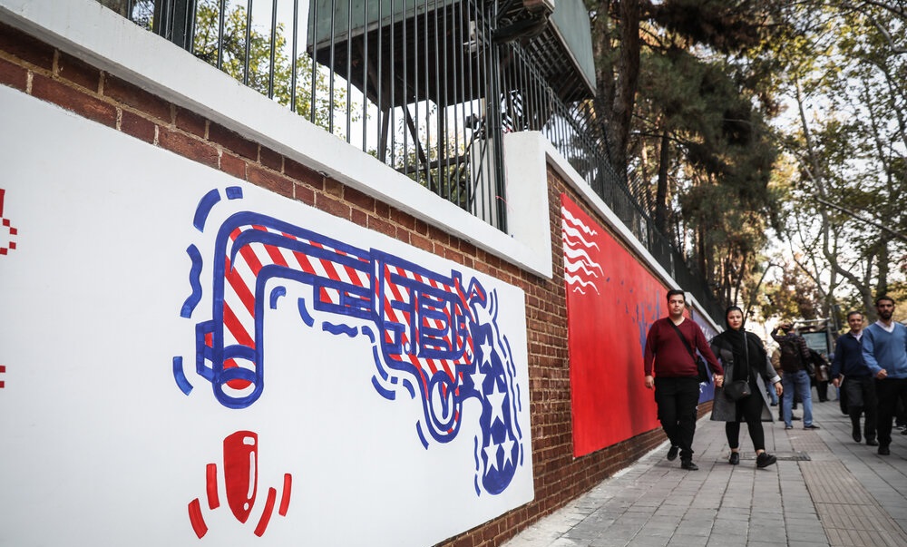 کیهان: در هیچ کشوری بهاندازه ایران، افراد به خود جرأت نمیدهند از آمریکا دفاع کنند، حتی در خود آمریکا / واشنگتن در موضوع نفوذ در سیستم فرهنگی، آموزشی و سیاسی ایران و به خدمت گرفتن افراد خیلی جلو آمده کیهان: در هیچ کشوری بهاندازه ایران، افراد به خود جرأت نمیدهند از آمریکا دفاع کنند، حتی در خود آمریکا / واشنگتن در موضوع نفوذ در سیستم فرهنگی، آموزشی و سیاسی ایران و به خدمت گرفتن افراد خیلی جلو آمده