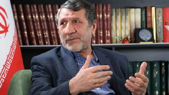 نمایندگان مجلس چقدر کتاب میخوانند؟ / صدیف بدری: کتابهای مرتبط با طرحها و لوایح را میخوانم / رحمتالله فیروزی: در فضای مجازی صحبتهای فرهنگی و علمی را دنبال میکنم / ابوالفضل ابوترابی: فرصت مطالعه کتاب ندارم، گزارش میخوانم / قدرت الله حمزه: نام آخرین کتابی را که خواندم به یاد ندارم / حسین جلالی: پیدا کردن وقت مطالعه برای نمایندگان دشوار است نمایندگان مجلس چقدر کتاب میخوانند؟ / صدیف بدری: کتابهای مرتبط با طرحها و لوایح را میخوانم / رحمتالله فیروزی: در فضای مجازی صحبتهای فرهنگی و علمی را دنبال میکنم / ابوالفضل ابوترابی: فرصت مطالعه کتاب ندارم، گزارش میخوانم / قدرت الله حمزه: نام آخرین کتابی را که خواندم به یاد ندارم / حسین جلالی: پیدا کردن وقت مطالعه برای نمایندگان دشوار است