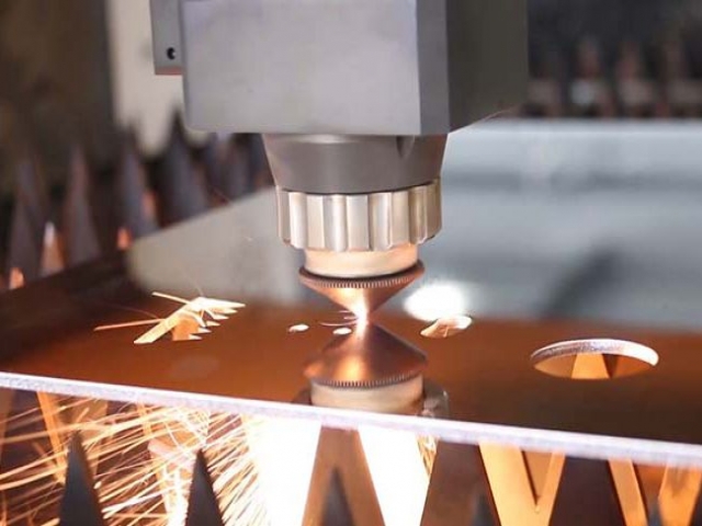 نحوه کارکرد دستگاه برشCNC لیزر و انواع دستگاه های لیزر