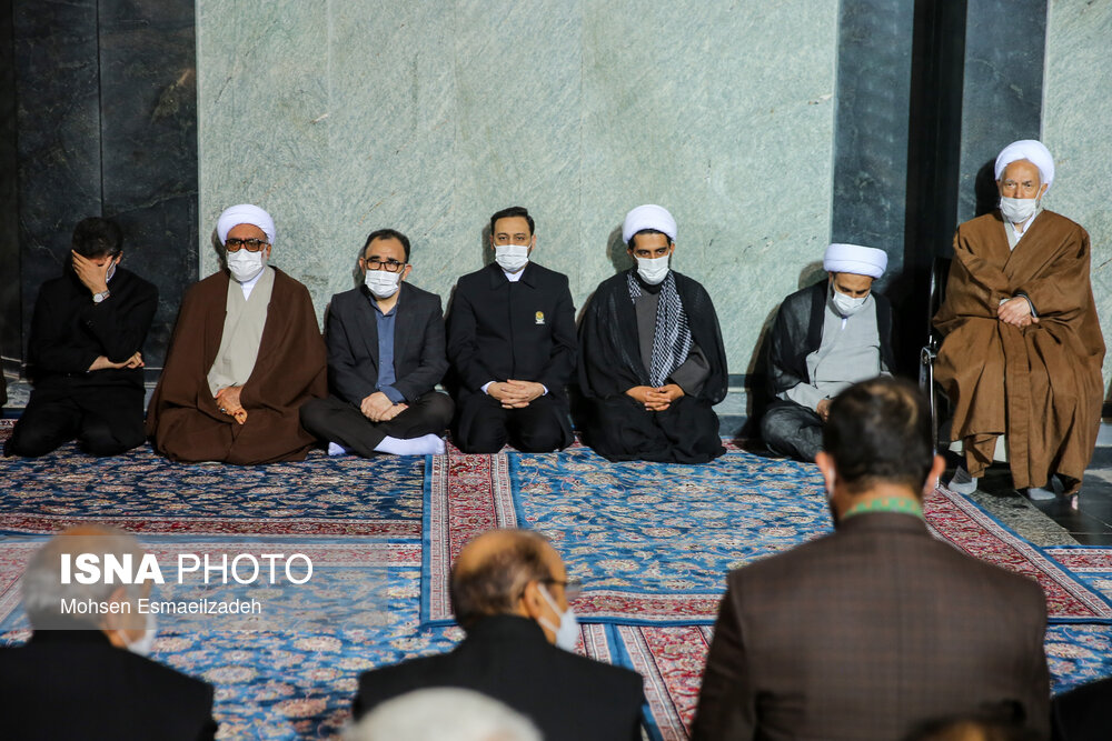 تصاویر: وداع با پیکر شهید حجت&zwnj;الاسلام محمد اصلانی در حرم رضوی