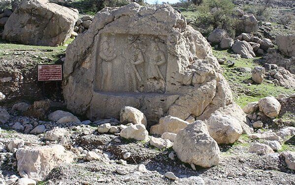 عاشقانه ساسانی در قفس انداخته شد! / صحنه ازدواج تاریخی که از دید مردم خارج شد عاشقانه ساسانی در قفس انداخته شد! / صحنه ازدواج تاریخی که از دید مردم خارج شد