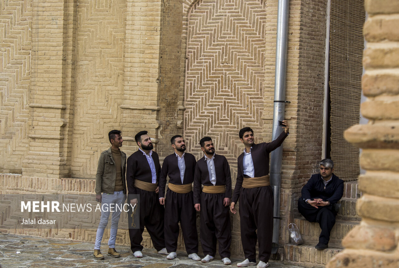 تصاویر: عمارت خسروآباد سنندج پذیرای هزاران گردشگر نوروزی