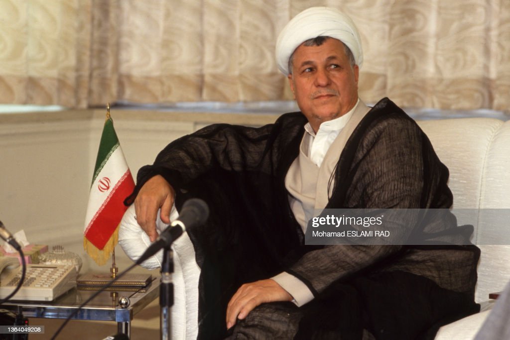خاطرات آیت الله هاشمی رفسنجانی، ۸ فروردین ۱۳۷۷: عربستان در بحث نفت مطابق قراری که در ریاض گذاشتیم، عمل می کند خاطرات آیت الله هاشمی رفسنجانی، ۸ فروردین ۱۳۷۷: عربستان در بحث نفت مطابق قراری که در ریاض گذاشتیم، عمل می کند