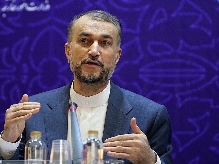 احتمال استیضاح امیرعبداللهیان به دلیل انتقادات از حامیان دولت از او چقدر است؟ / سخنگوی کمیسیون امنیت ملی مجلس: ممکن است از نظر برخی، نقدهایی بر روند مذاکرات وارد باشد اما جمعبندی ما این است که کار تا کنون خوب پیش رفته / خطابی که سپاه به امیرعبداللهیان داشته، درست و منطقی است / بحث سپاه، یکی از مطالبات بحق ما در مذاکرات است احتمال استیضاح امیرعبداللهیان به دلیل انتقادات از حامیان دولت از او چقدر است؟ / سخنگوی کمیسیون امنیت ملی مجلس: ممکن است از نظر برخی، نقدهایی بر روند مذاکرات وارد باشد اما جمعبندی ما این است که کار تا کنون خوب پیش رفته / خطابی که سپاه به امیرعبداللهیان داشته، درست و منطقی است / بحث سپاه، یکی از مطالبات بحق ما در مذاکرات است
