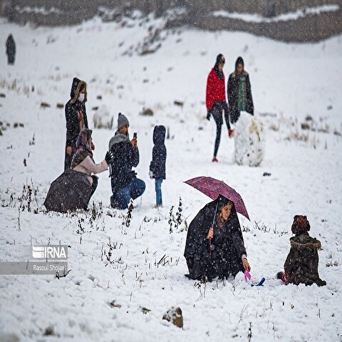 تصاویر: بارش برف در نصف جهان