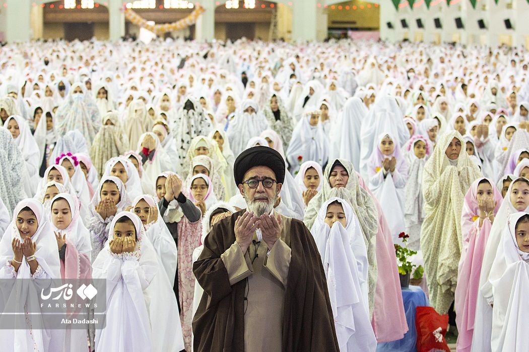 تصاویر: «جشن تکلیف» دانش آموزان دختر در تبریز