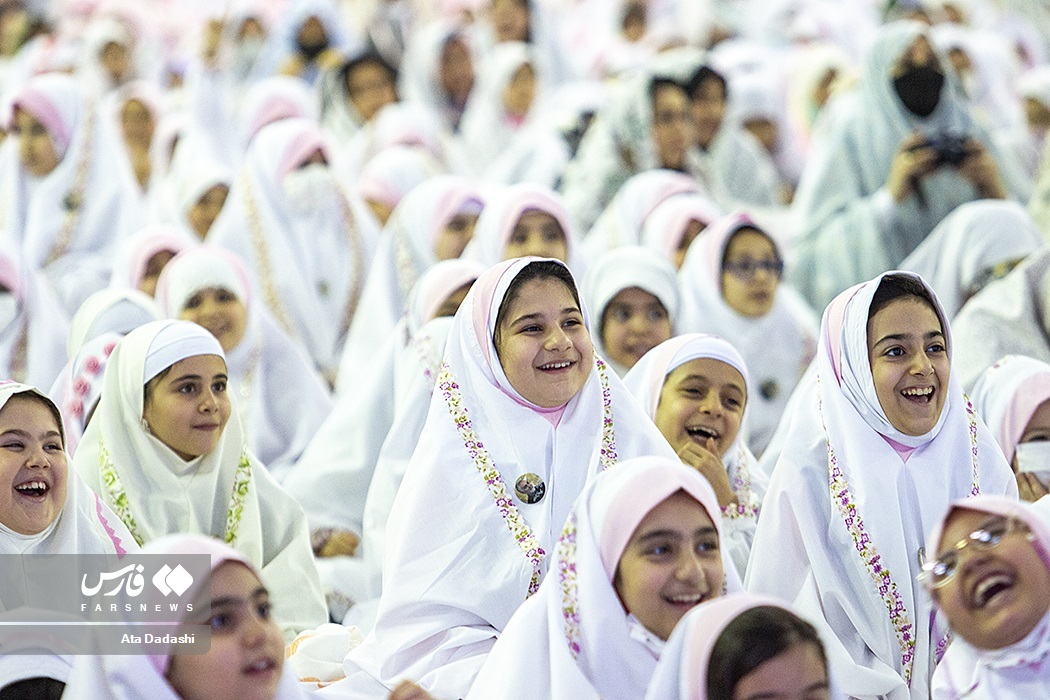 تصاویر: «جشن تکلیف» دانش آموزان دختر در تبریز