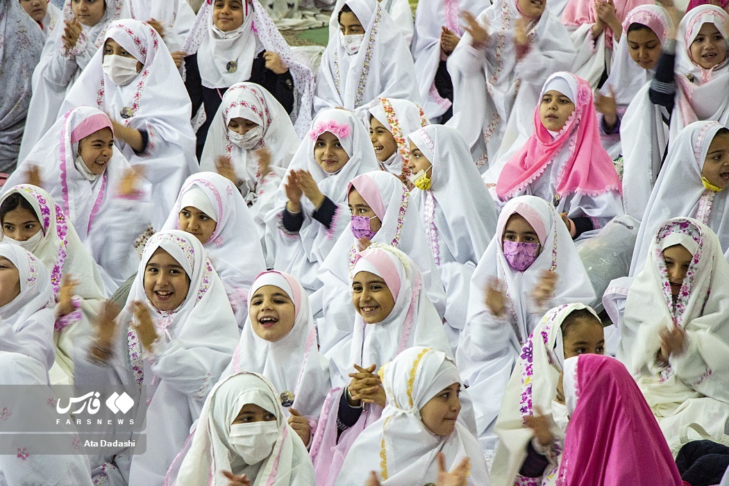 تصاویر: «جشن تکلیف» دانش آموزان دختر در تبریز