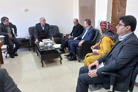 حضور مدیرعامل بانک ملت در میز خدمت وزارت اقتصاد همزمان با سفر رئیسجمهور به استان یزد حضور مدیرعامل بانک ملت در میز خدمت وزارت اقتصاد همزمان با سفر رئیسجمهور به استان یزد