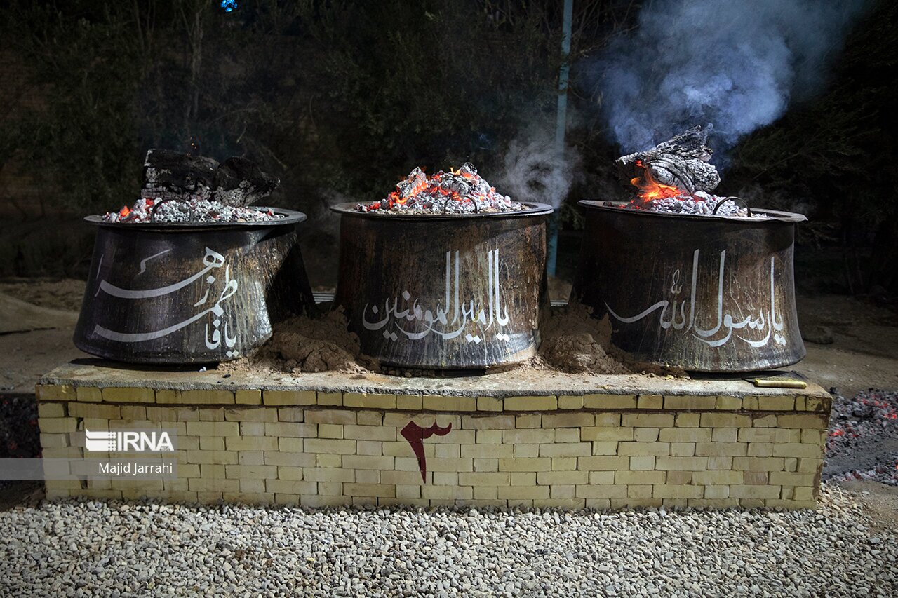 تصاویر: آیین سنتی کمچه زنی در تفت