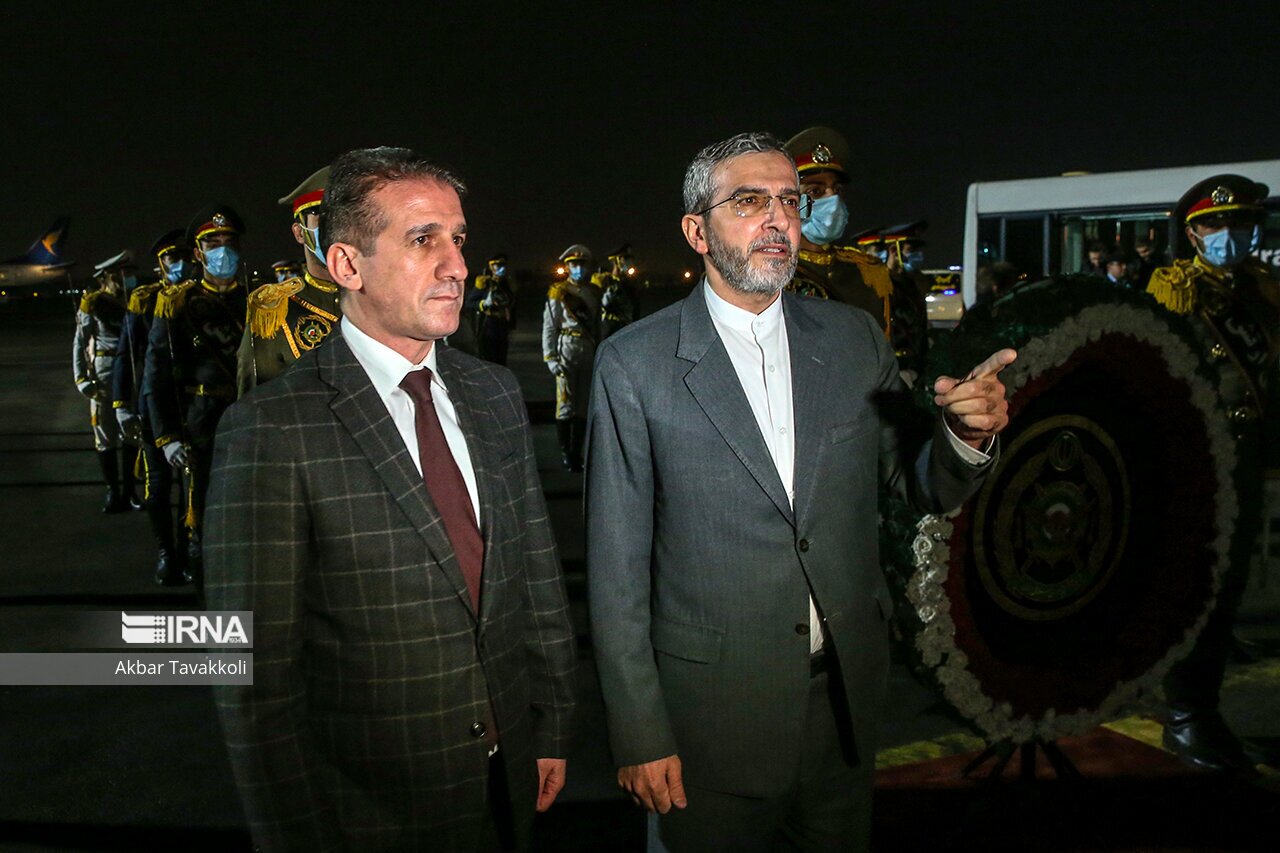 تصاویر: انتقال مجروحان حادثه سفارت آذربایجان به باکو