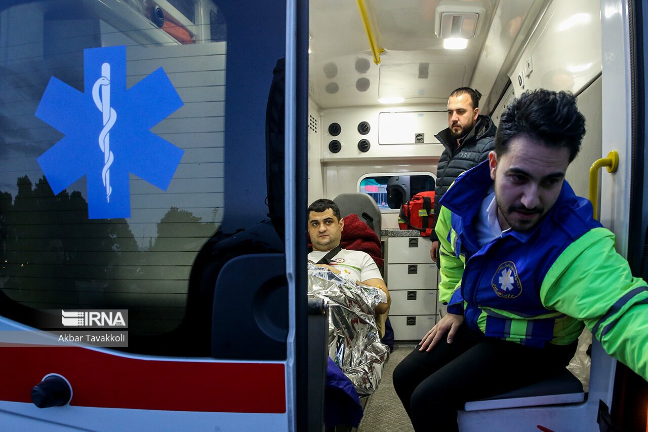تصاویر: انتقال مجروحان حادثه سفارت آذربایجان به باکو