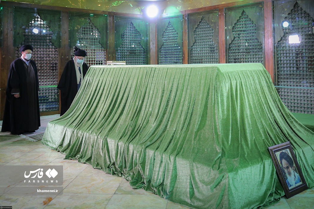 تصاویر: حضور مقام معظم رهبری در مرقد امام خمینی(ره) و گلزار شهدا