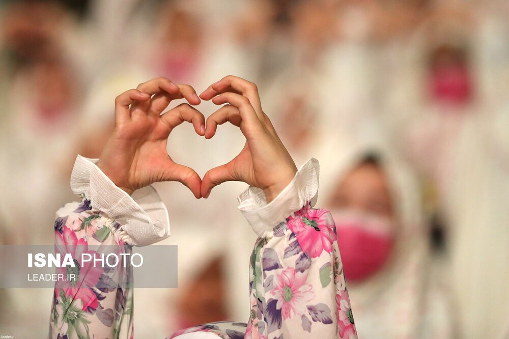 تصاویر: مراسم جشن تکلیف دانش آموزان با حضور مقام معظم رهبری
