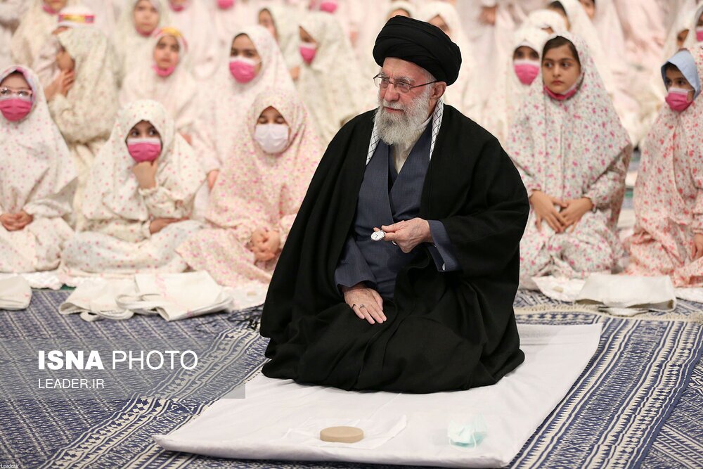 تصاویر: مراسم جشن تکلیف دانش آموزان با حضور مقام معظم رهبری