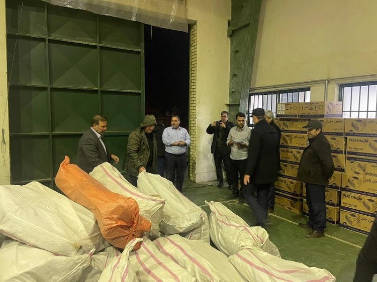 ارسال فوری محموله کمکهای اهدایی بانک ملت به مناطق زلزلهزده خوی ارسال فوری محموله کمکهای اهدایی بانک ملت به مناطق زلزلهزده خوی