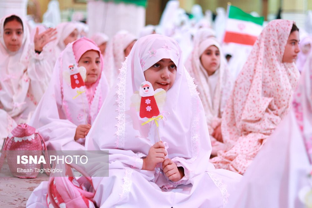 تصاویر: جشن تکلیف هزار نفری در زنجان
