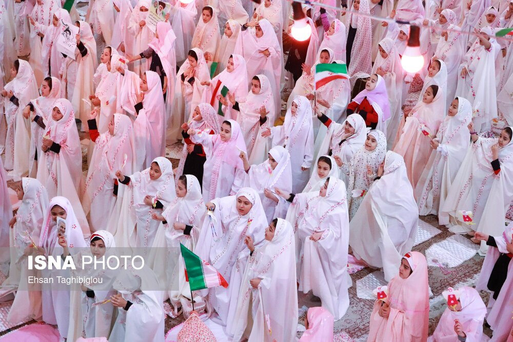 تصاویر: جشن تکلیف هزار نفری در زنجان