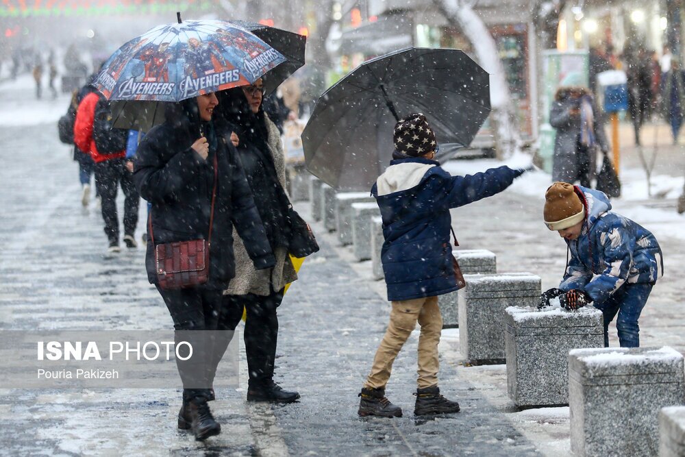 تصاویر: بارش برف در همدان