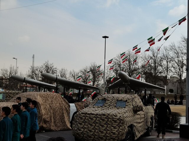 شاهد ۱۳۶، پهپادی که اوکراینیها مدعی حضور آن در جنگ شدهاند، در راهپیمایی ۲۲ بهمن به نمایش درآمد شاهد ۱۳۶، پهپادی که اوکراینیها مدعی حضور آن در جنگ شدهاند، در راهپیمایی ۲۲ بهمن به نمایش درآمد