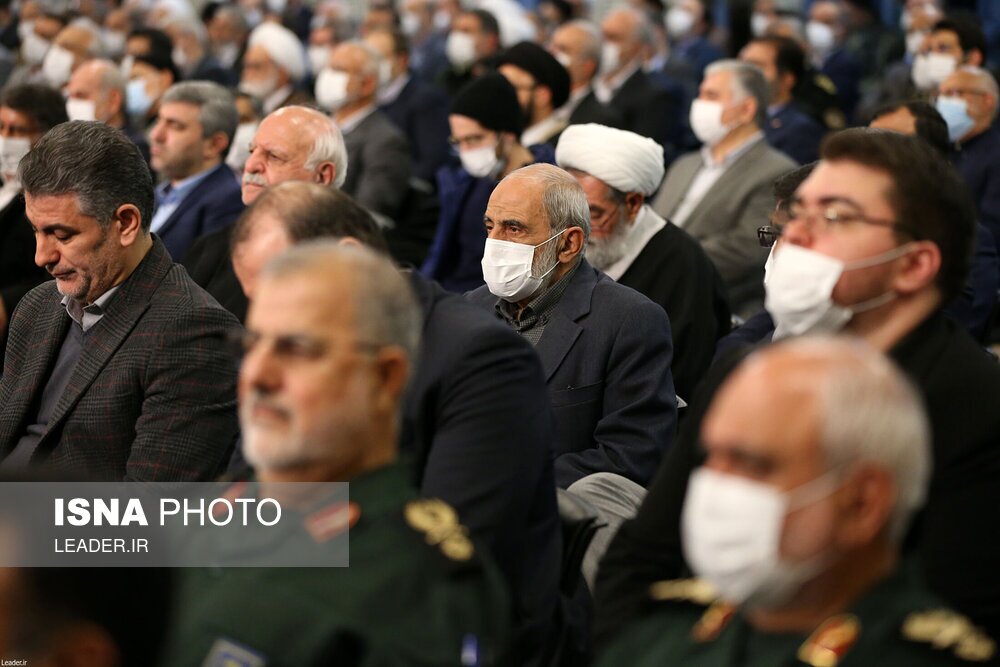 تصاویر: دیدار جمعی از مسوولان نظام و سفیران کشورهای اسلامی با مقام معظم رهبری