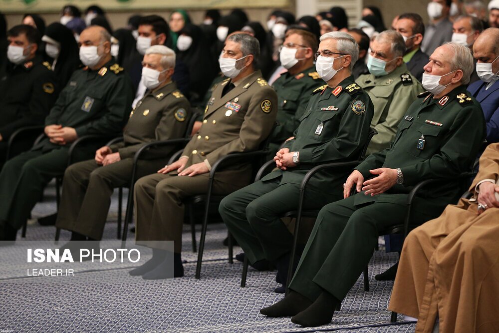 تصاویر: دیدار جمعی از مسوولان نظام و سفیران کشورهای اسلامی با مقام معظم رهبری
