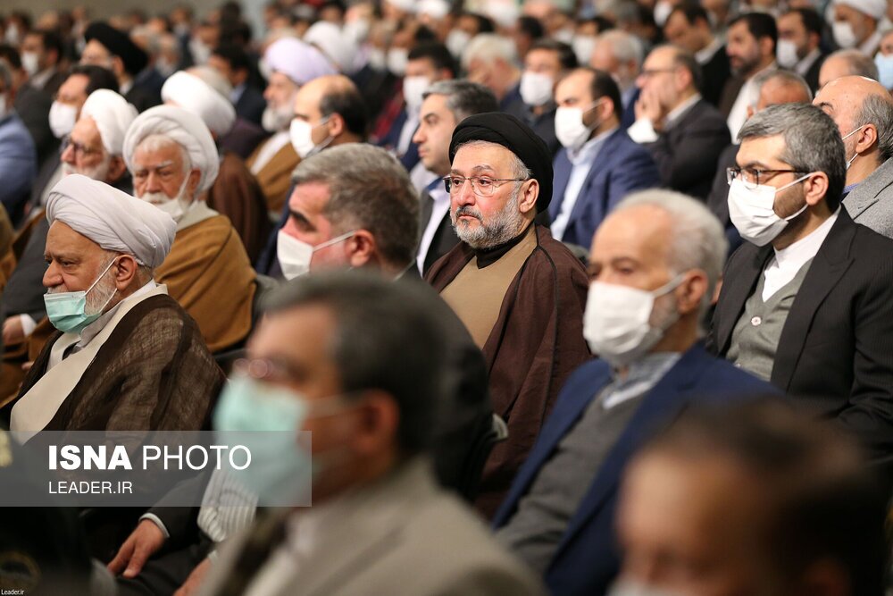 تصاویر: دیدار جمعی از مسوولان نظام و سفیران کشورهای اسلامی با مقام معظم رهبری