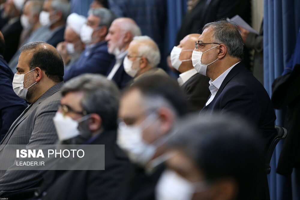 تصاویر: دیدار جمعی از مسوولان نظام و سفیران کشورهای اسلامی با مقام معظم رهبری