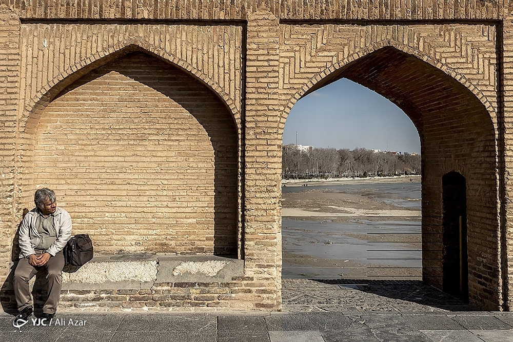 تصاویر: خداحافظی دوباره اصفهانی‌ها با آب زاینده‌رود