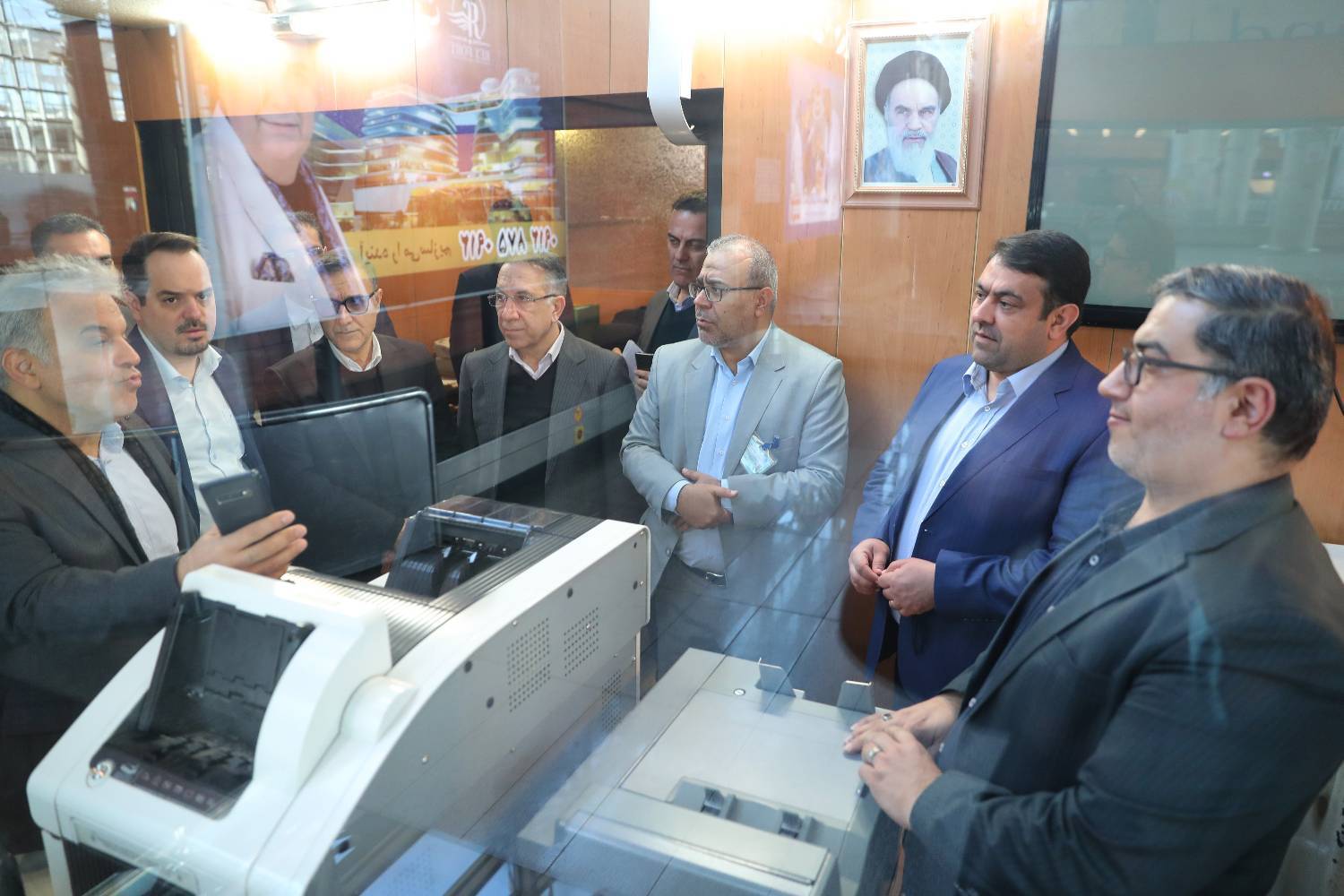 بازدید سرپرست بانک ملی ایران از خدمات بانکی و ارزی فرودگاه امام(ره) بازدید سرپرست بانک ملی ایران از خدمات بانکی و ارزی فرودگاه امام(ره)