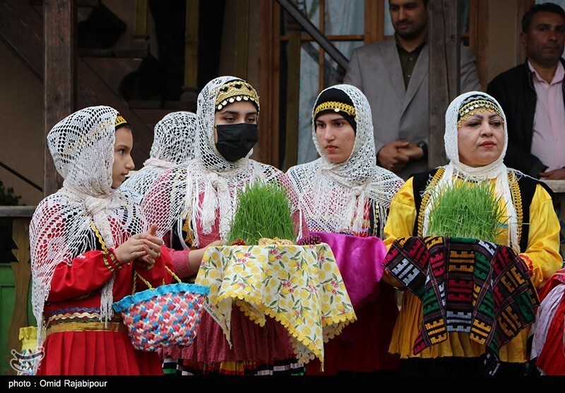 تصاویر: آئین استقبال از نوروز در آستانه اشرفیه