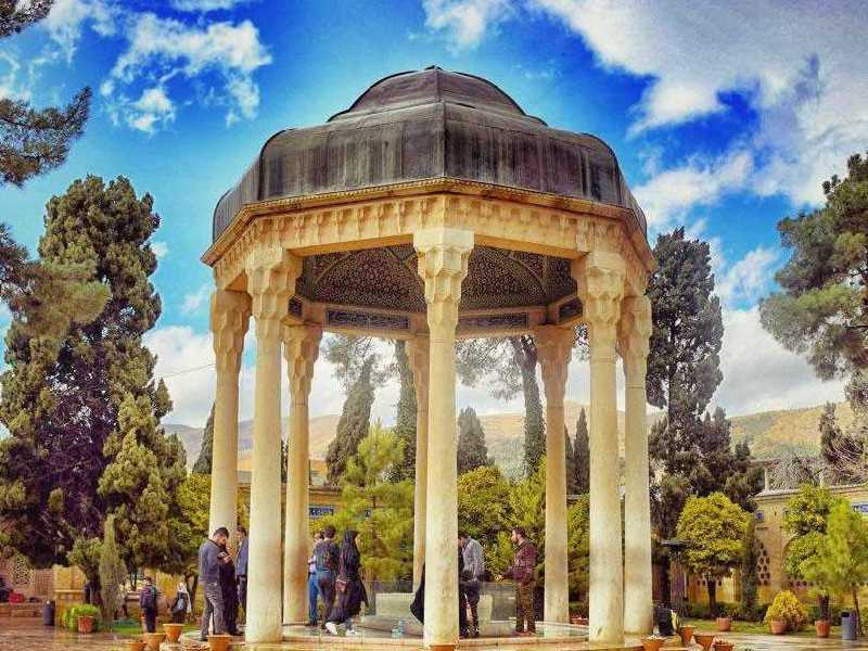چگونه می توانیم با کمترین هزینه به شیراز سفر کنیم؟