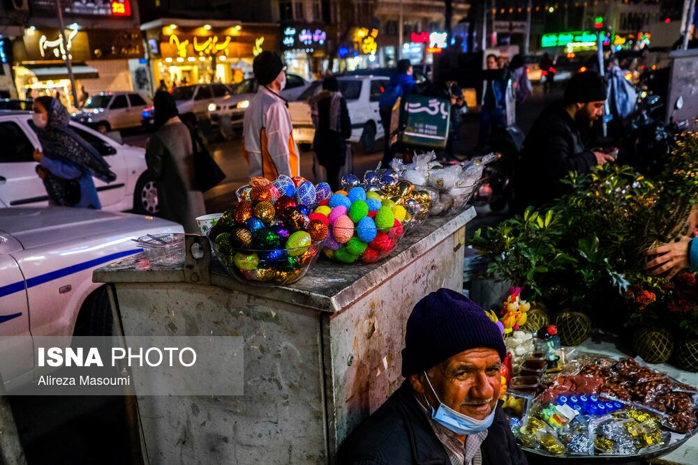 تصاویر: خیابان ولیعصر در روزهای پایانی سال ۱۴۰۱