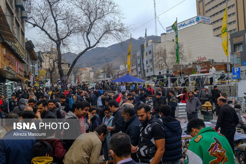 تصاویر: خیابان ولیعصر در روزهای پایانی سال ۱۴۰۱