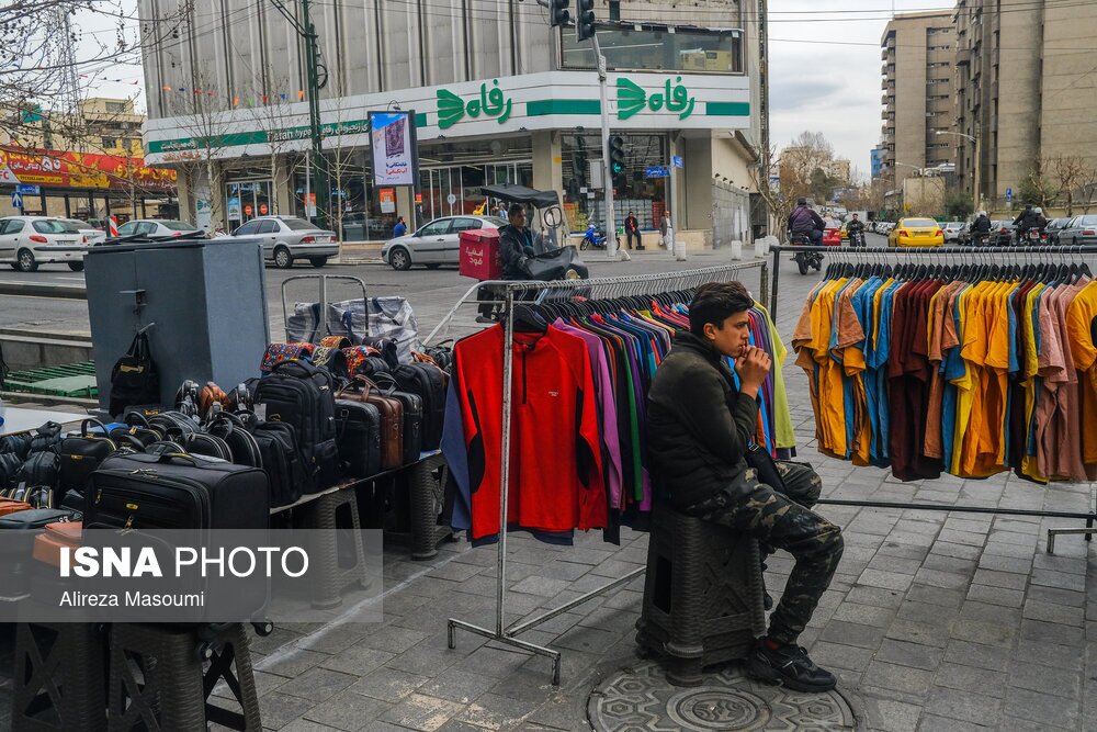 تصاویر: خیابان ولیعصر در روزهای پایانی سال ۱۴۰۱