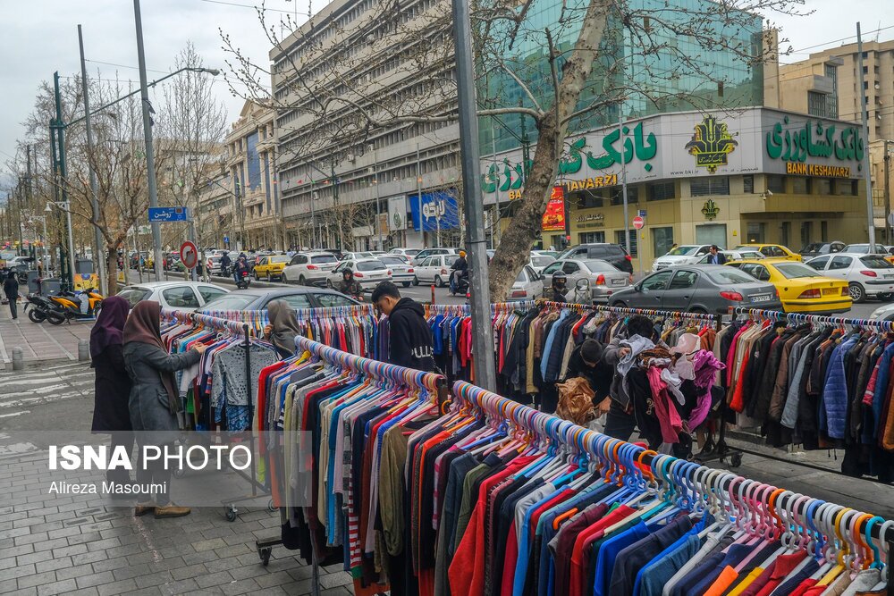 تصاویر: خیابان ولیعصر در روزهای پایانی سال ۱۴۰۱