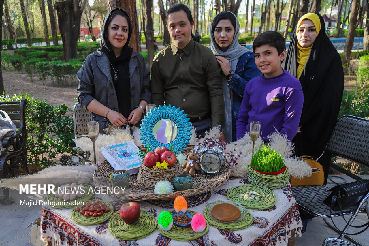 تصاویر: سفره‌های هفت‌سین در یزد گسترده شد