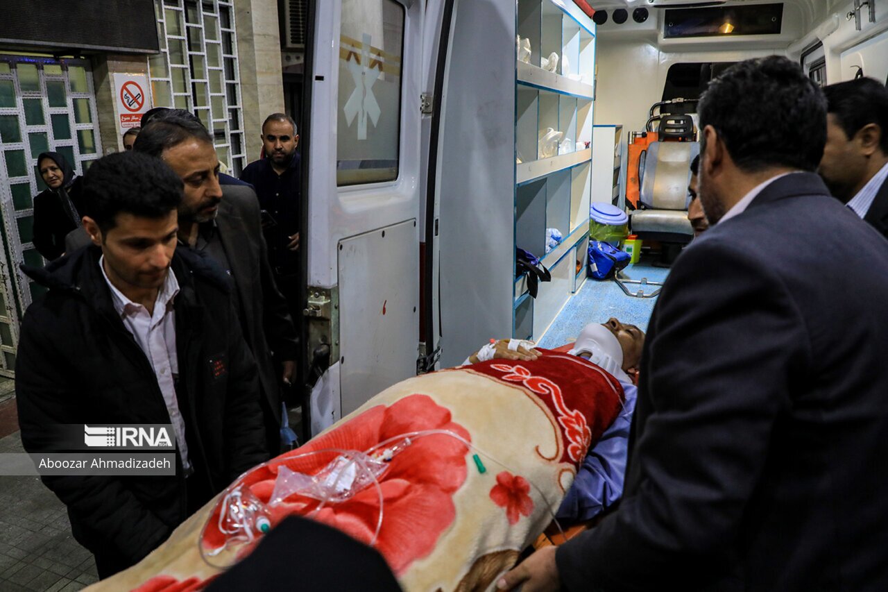 تصاویر: انتقال مصدومان سانحه سقوط بالگرد به کرمان