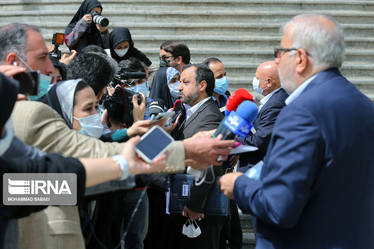 تصاویر: حضور اعضای هیأت دولت در جمع خبرنگاران