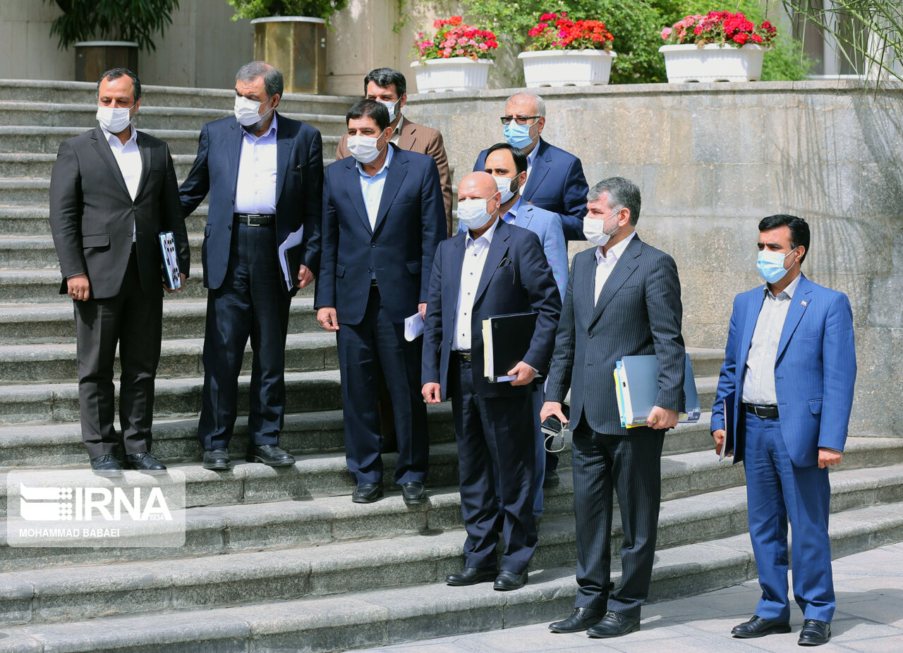تصاویر: حضور اعضای هیأت دولت در جمع خبرنگاران