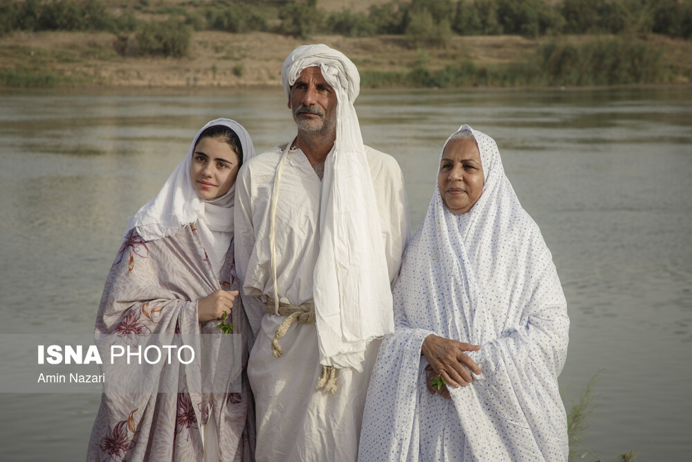 تصاویر: غسل تعمید کودکان مندایی در اهواز