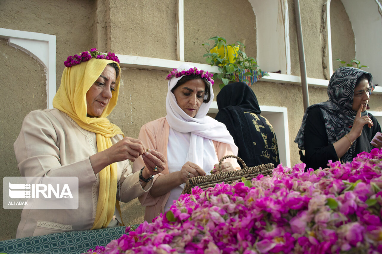 تصاویر: آیین سنتی گل غلتان