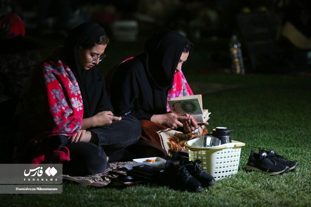 تصاویر: احیای شب بیست و یکم ماه رمضان با حضور کودکان و جوانان در اصفهان