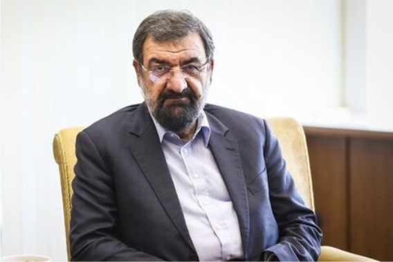 حذف محسن رضایی و صولت مرتضوی از ترکیب کمیسیون اقتصادی دولت / فارس: معلوم نیست رضایی قصد ماندن در دولت را دارد یا نه