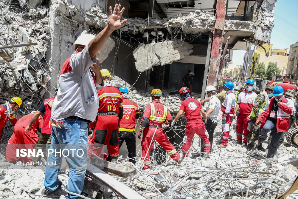 تصاویر: متروپل آبادان؛ هشتمین روز پس از حادثه